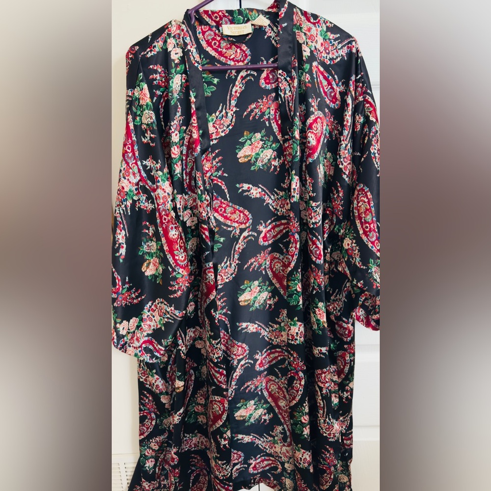Vtg Victoria's Secret Asian‎ Floral Polyester Robe Black *Like* Natori Kimono OS